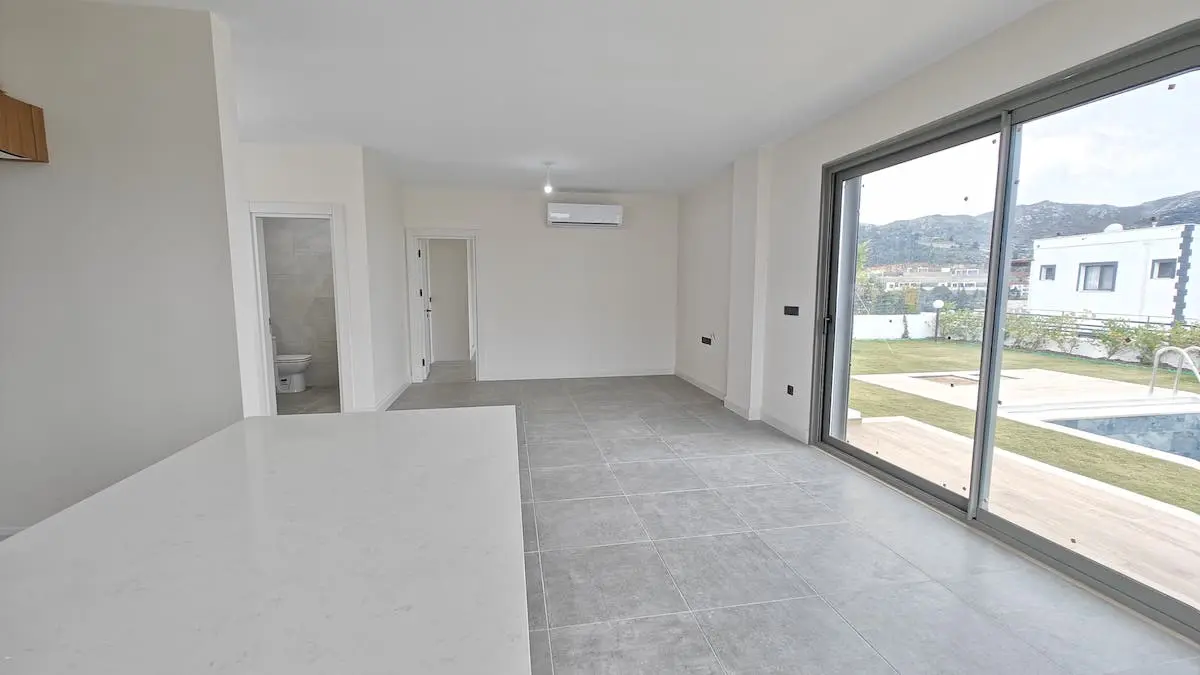 Fitted kitchen